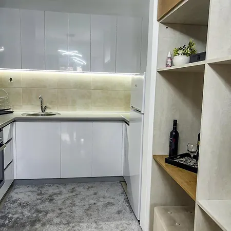 Aura Lux * Üsküp