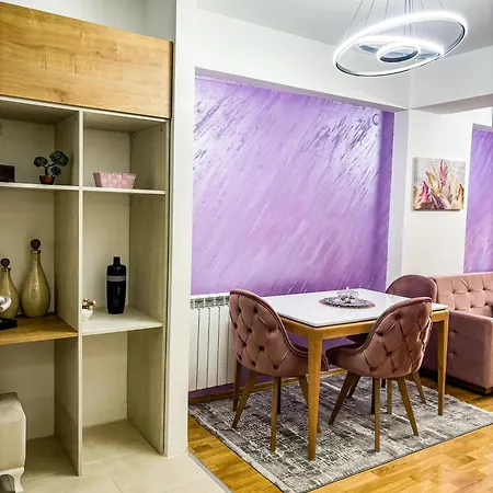 Aura Lux Daire